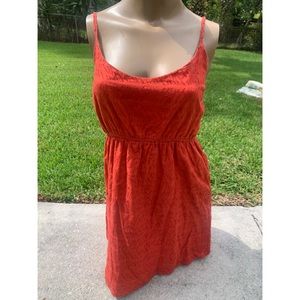 Lined dress with textured fabric